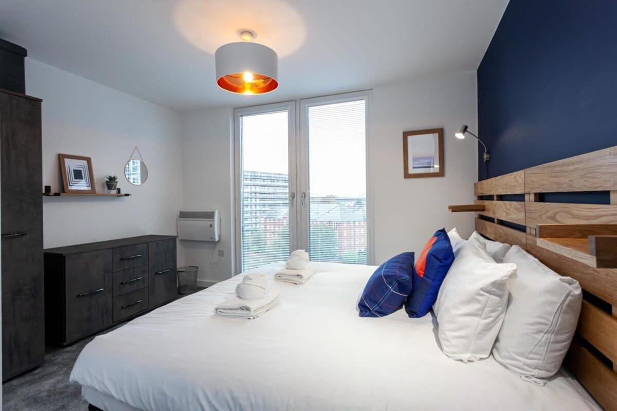 Stunning 2 Bed Flat 5Min To Old Trafford Stadium Manchester Extérieur photo